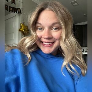 Meet your Posher, Caitlin